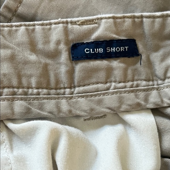 Vineyard Vines Club Short with 9” Inseam - Picture 4 of 6